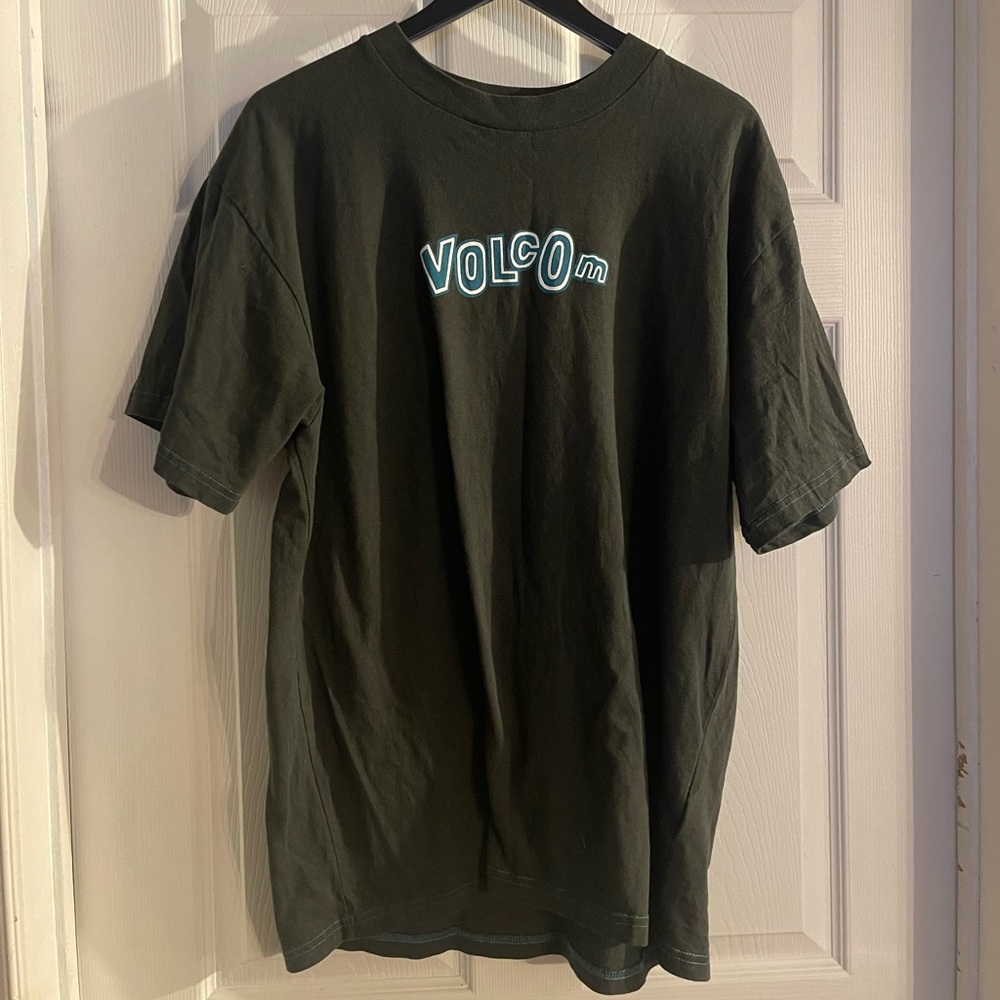 Y2K style Volcom shirt